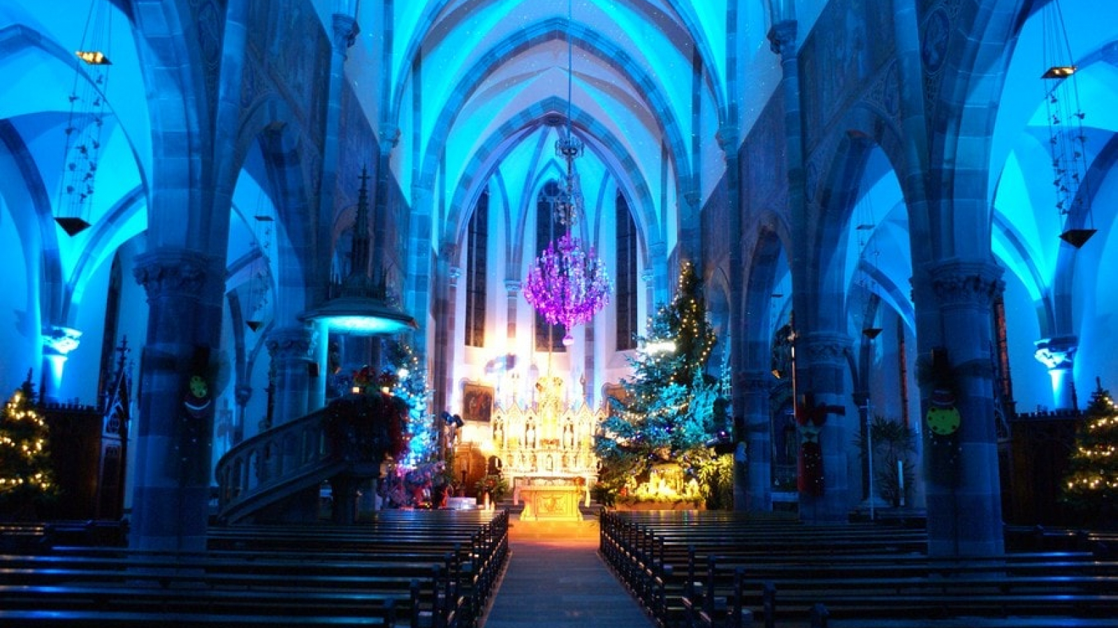 Visit Of The Church And The Crib Mackenheim Christmas In Alsace