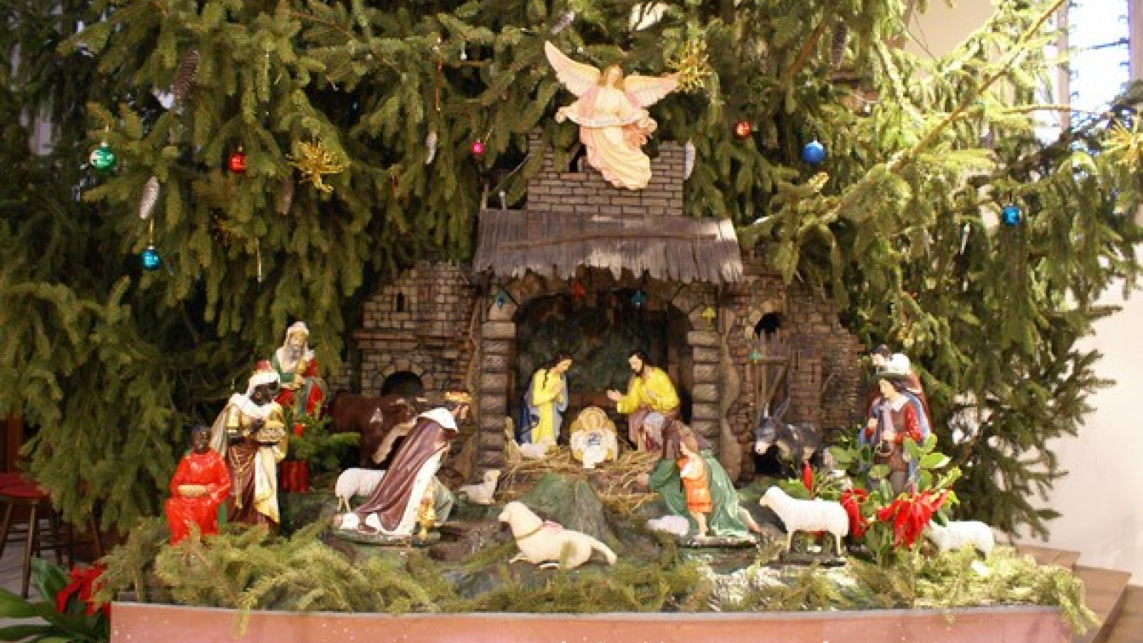 Visit Of The Church And The Crib Mackenheim Christmas In Alsace